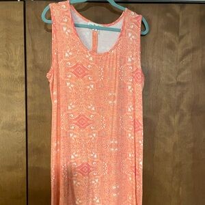 Women’s long sleeveless top